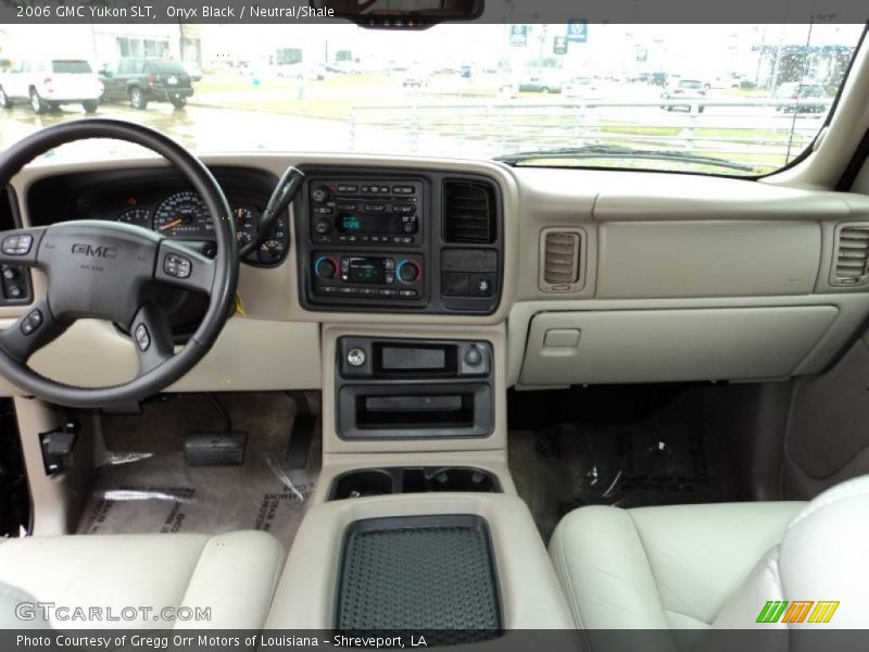 Dashboard of 2006 Yukon SLT