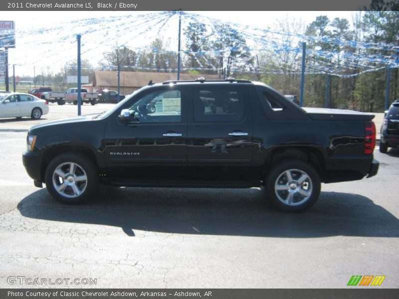 Black / Ebony 2011 Chevrolet Avalanche LS