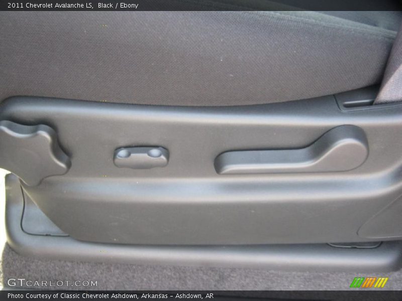 Black / Ebony 2011 Chevrolet Avalanche LS