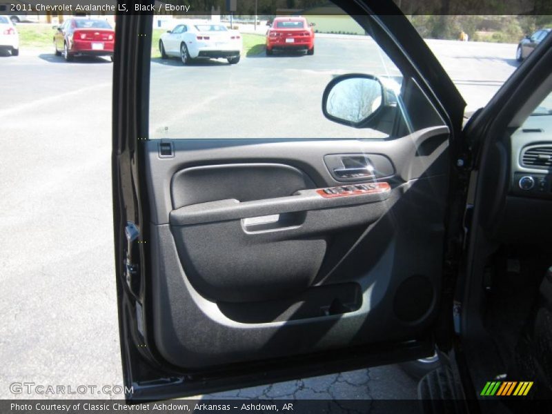 Black / Ebony 2011 Chevrolet Avalanche LS