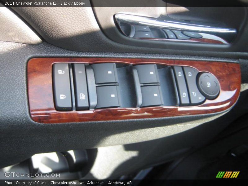 Black / Ebony 2011 Chevrolet Avalanche LS