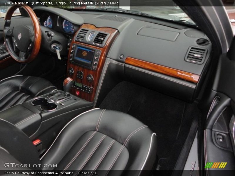 Dashboard of 2007 Quattroporte 