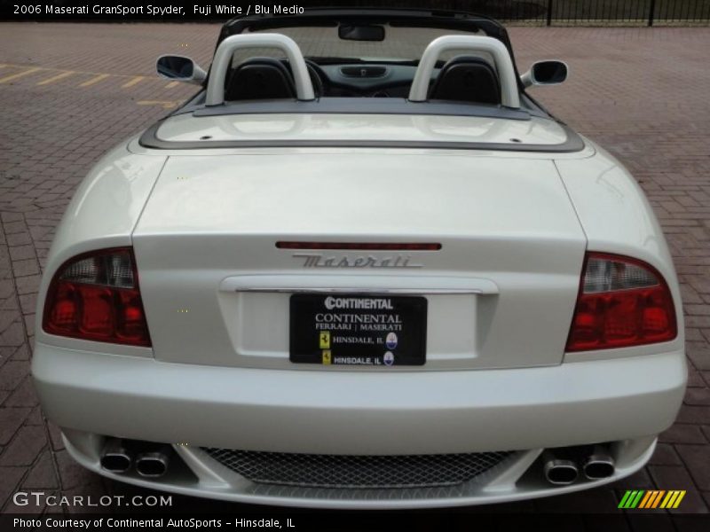 Fuji White / Blu Medio 2006 Maserati GranSport Spyder