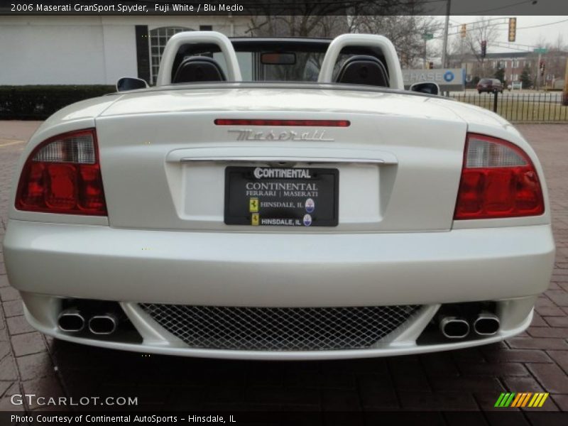Fuji White / Blu Medio 2006 Maserati GranSport Spyder