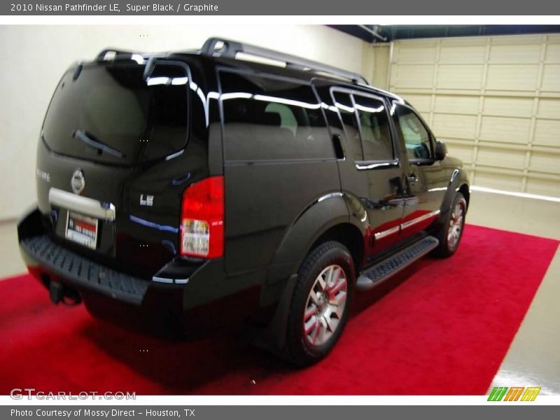 Super Black / Graphite 2010 Nissan Pathfinder LE