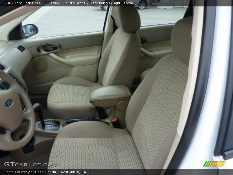  2007 Focus ZX4 SES Sedan Dark Pebble/Light Pebble Interior