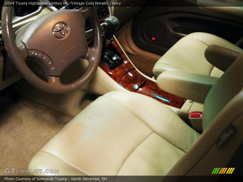 Vintage Gold Metallic / Ivory 2004 Toyota Highlander Limited V6