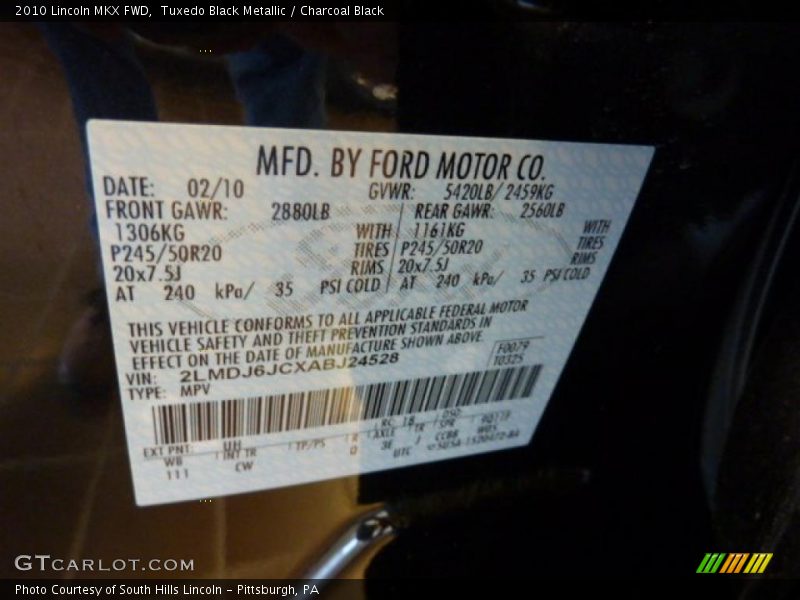 Tuxedo Black Metallic / Charcoal Black 2010 Lincoln MKX FWD