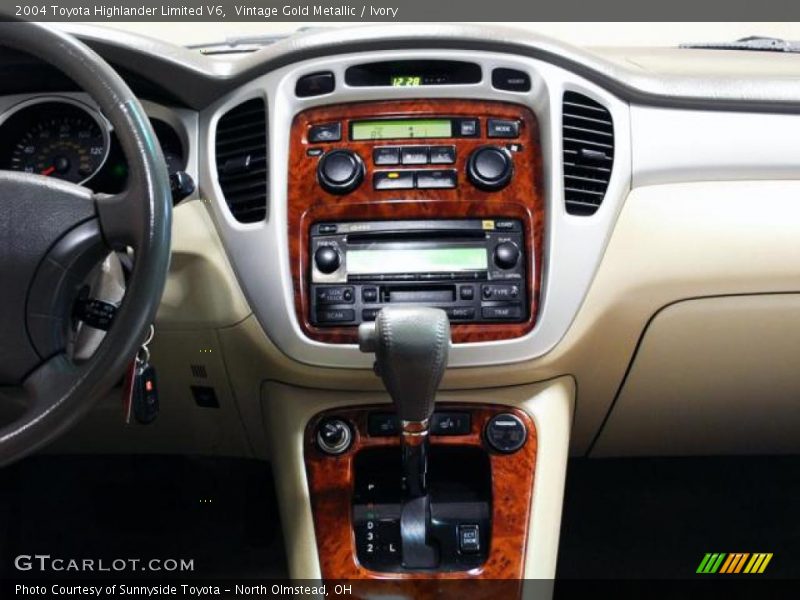 Vintage Gold Metallic / Ivory 2004 Toyota Highlander Limited V6