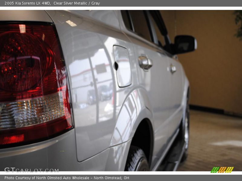 Clear Silver Metallic / Gray 2005 Kia Sorento LX 4WD