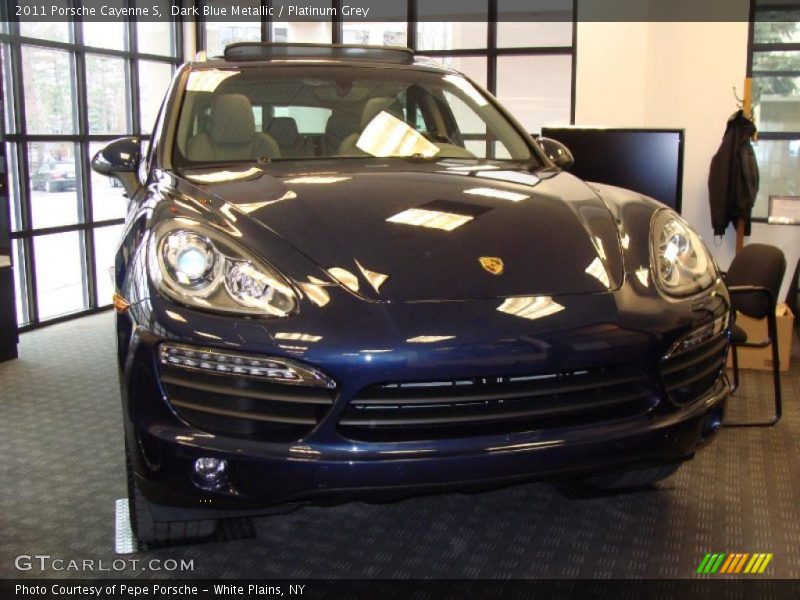 Dark Blue Metallic / Platinum Grey 2011 Porsche Cayenne S