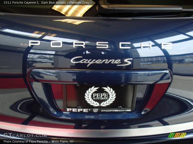 Dark Blue Metallic / Platinum Grey 2011 Porsche Cayenne S