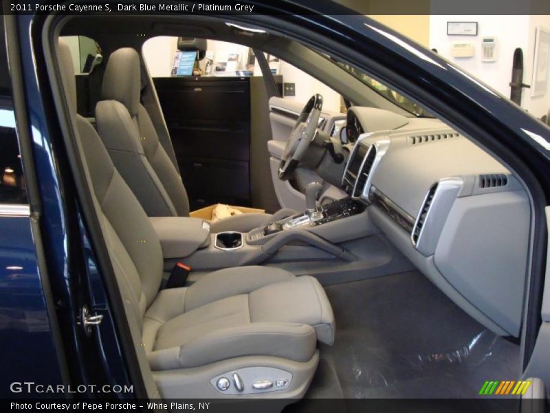Dark Blue Metallic / Platinum Grey 2011 Porsche Cayenne S