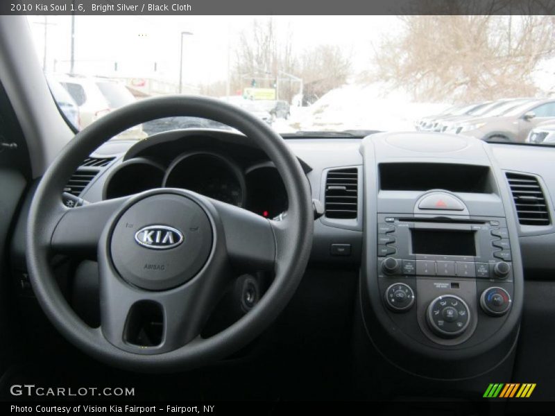 Dashboard of 2010 Soul 1.6