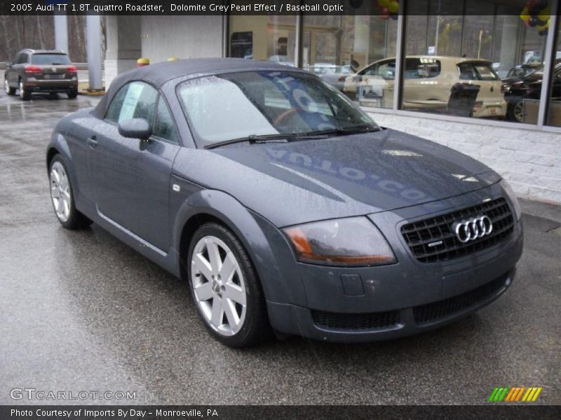 Front 3/4 View of 2005 TT 1.8T quattro Roadster