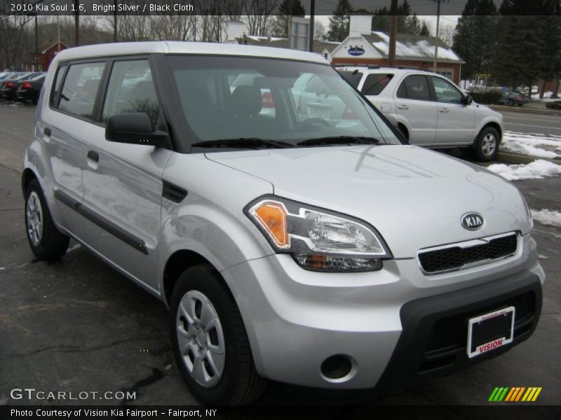 Bright Silver / Black Cloth 2010 Kia Soul 1.6