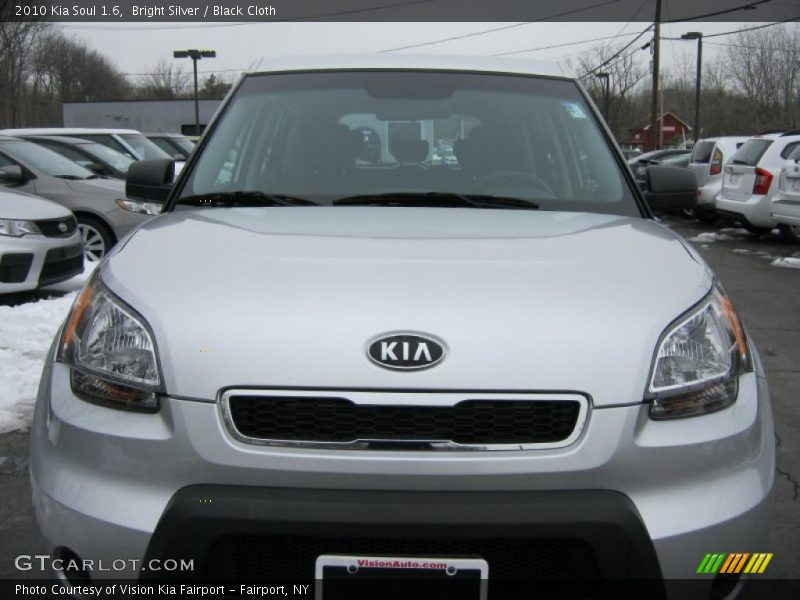 Bright Silver / Black Cloth 2010 Kia Soul 1.6