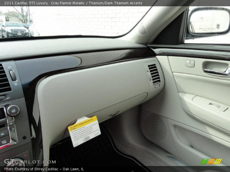 Gray Flannel Metallic / Titanium/Dark Titanium Accents 2011 Cadillac DTS Luxury