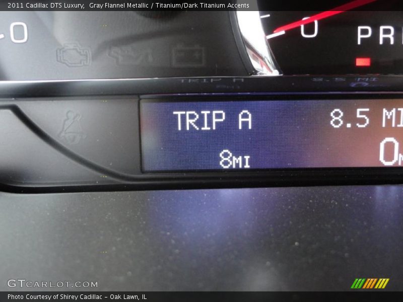 Gray Flannel Metallic / Titanium/Dark Titanium Accents 2011 Cadillac DTS Luxury