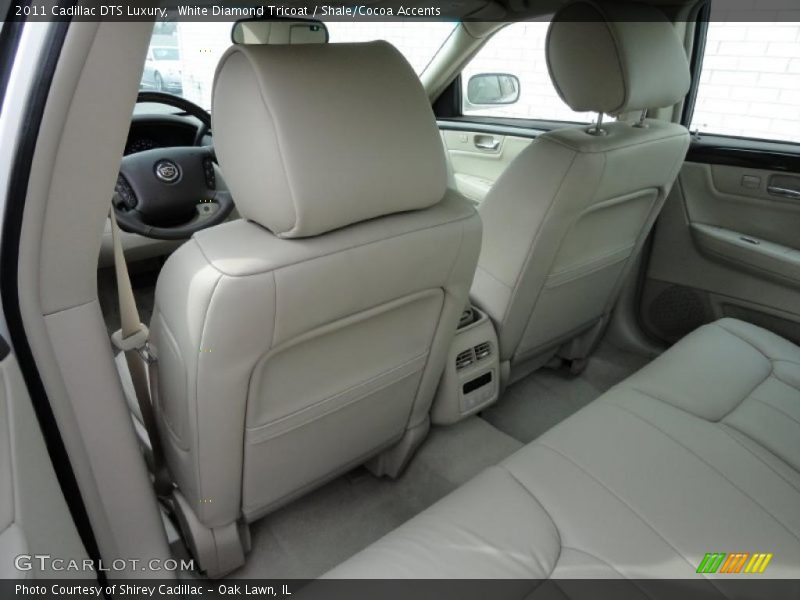 White Diamond Tricoat / Shale/Cocoa Accents 2011 Cadillac DTS Luxury