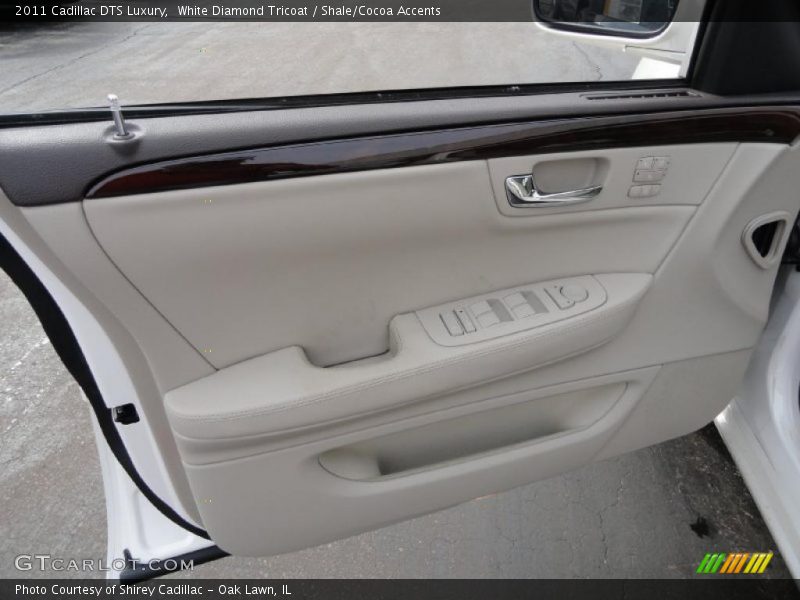 Door Panel of 2011 DTS Luxury