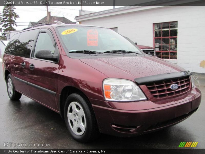 Front 3/4 View of 2006 Freestar SE