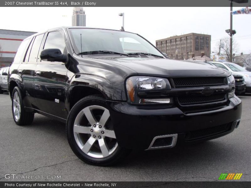 Front 3/4 View of 2007 TrailBlazer SS 4x4
