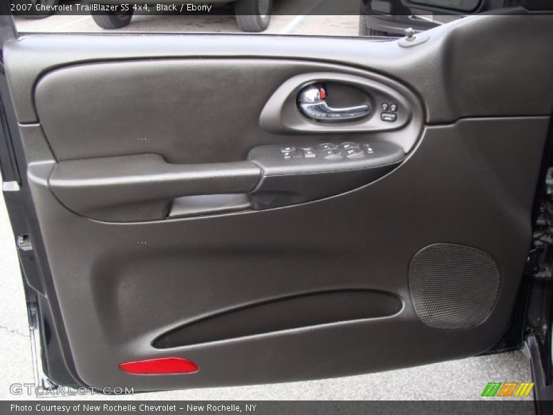 Door Panel of 2007 TrailBlazer SS 4x4