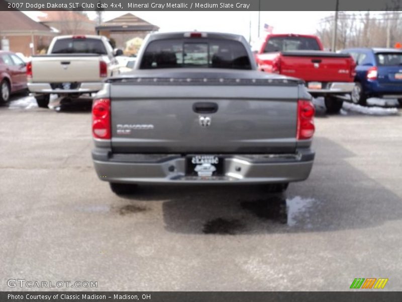 Mineral Gray Metallic / Medium Slate Gray 2007 Dodge Dakota SLT Club Cab 4x4