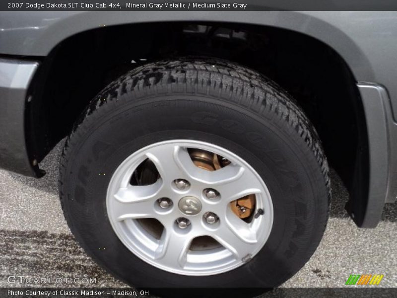  2007 Dakota SLT Club Cab 4x4 Wheel