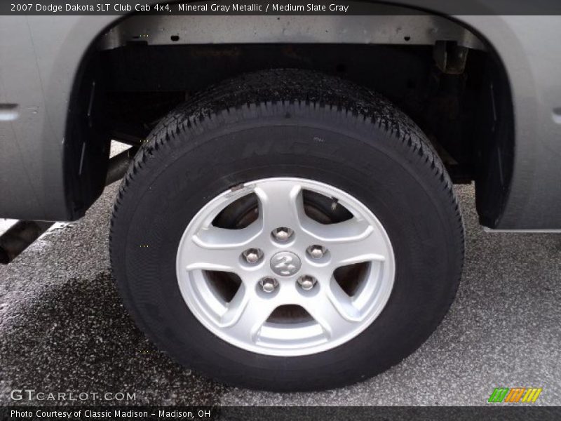 Mineral Gray Metallic / Medium Slate Gray 2007 Dodge Dakota SLT Club Cab 4x4