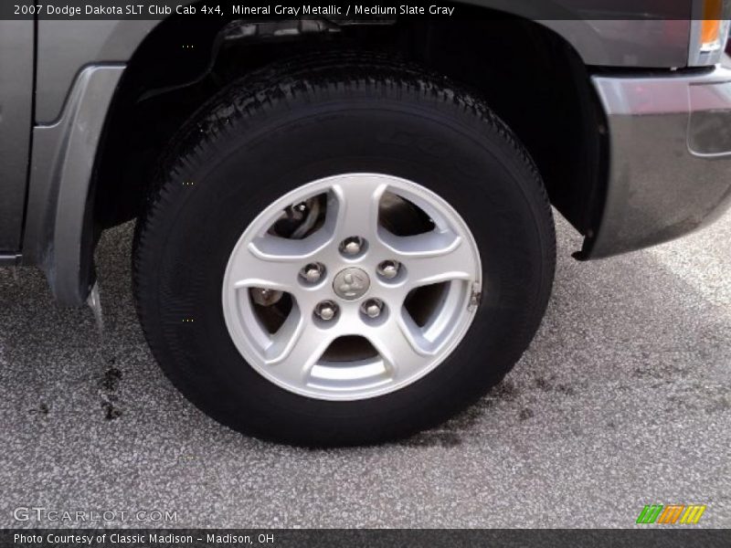 Mineral Gray Metallic / Medium Slate Gray 2007 Dodge Dakota SLT Club Cab 4x4