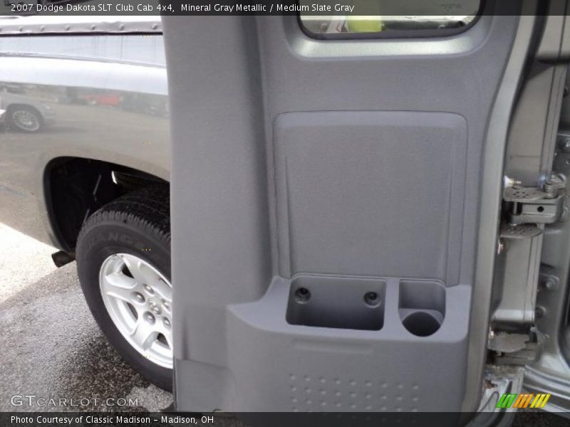 Mineral Gray Metallic / Medium Slate Gray 2007 Dodge Dakota SLT Club Cab 4x4