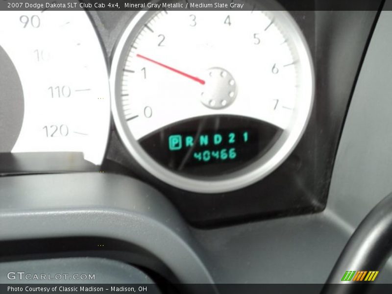 Mineral Gray Metallic / Medium Slate Gray 2007 Dodge Dakota SLT Club Cab 4x4