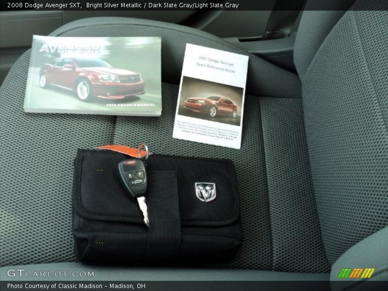 Bright Silver Metallic / Dark Slate Gray/Light Slate Gray 2008 Dodge Avenger SXT