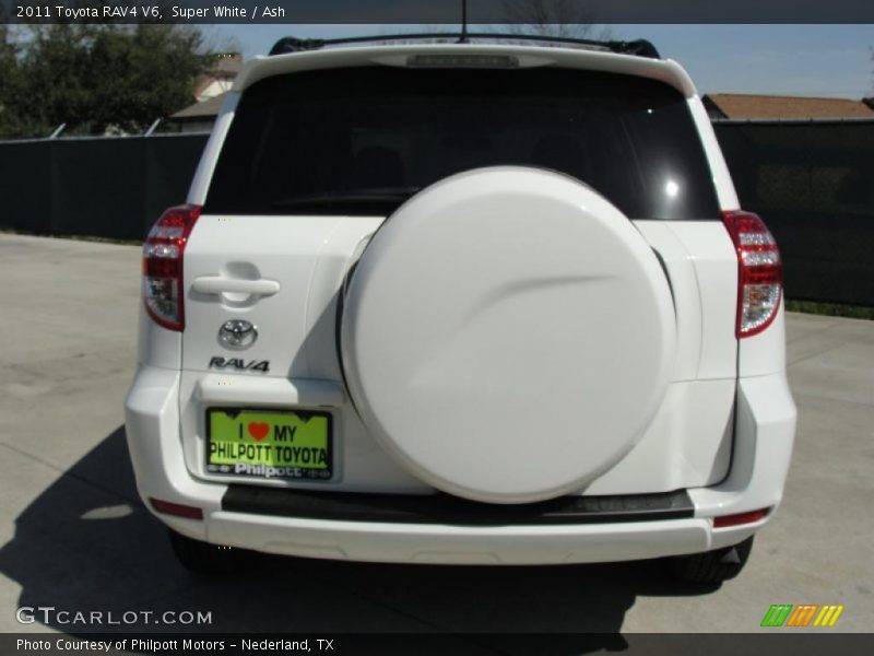 Super White / Ash 2011 Toyota RAV4 V6