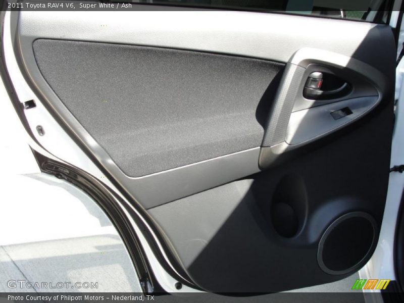 Super White / Ash 2011 Toyota RAV4 V6