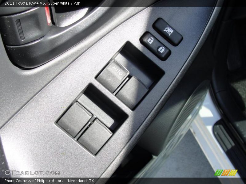 Super White / Ash 2011 Toyota RAV4 V6