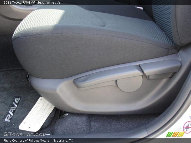 Super White / Ash 2011 Toyota RAV4 V6