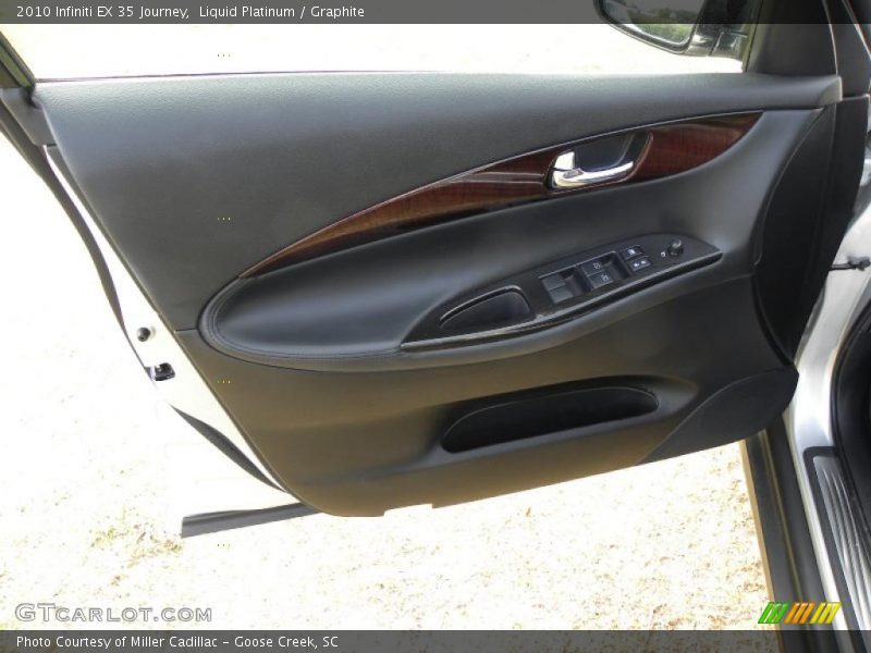 Door Panel of 2010 EX 35 Journey