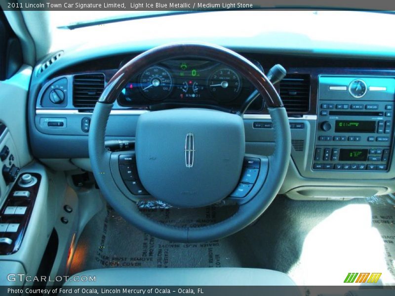 Dashboard of 2011 Town Car Signature Limited