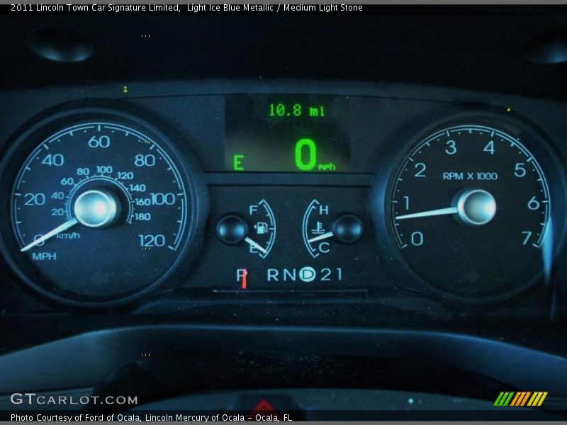  2011 Town Car Signature Limited Signature Limited Gauges