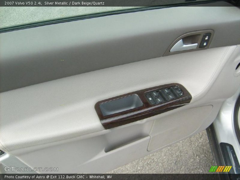 Silver Metallic / Dark Beige/Quartz 2007 Volvo V50 2.4i