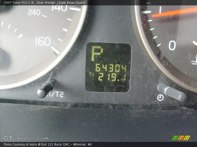 Silver Metallic / Dark Beige/Quartz 2007 Volvo V50 2.4i