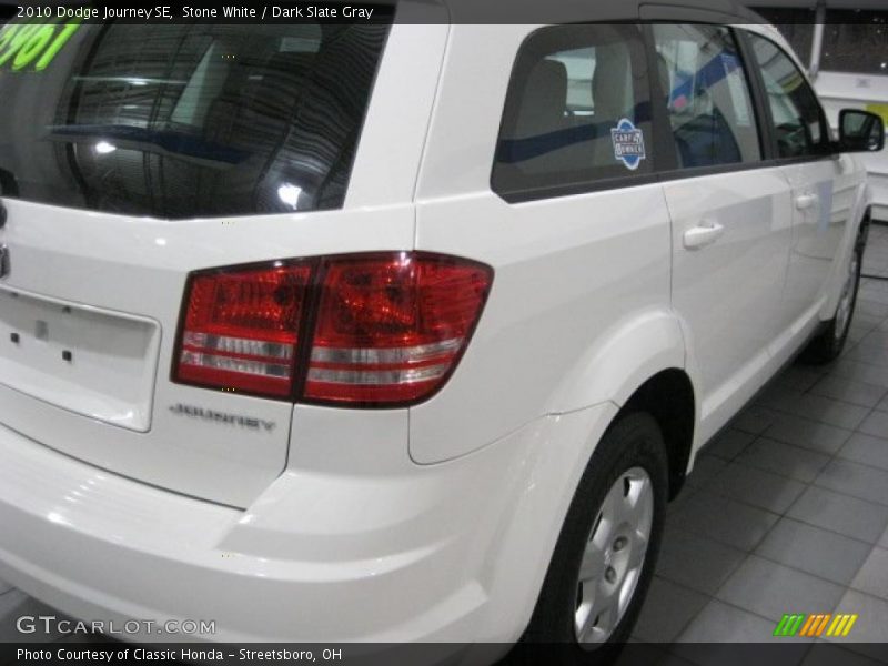 Stone White / Dark Slate Gray 2010 Dodge Journey SE