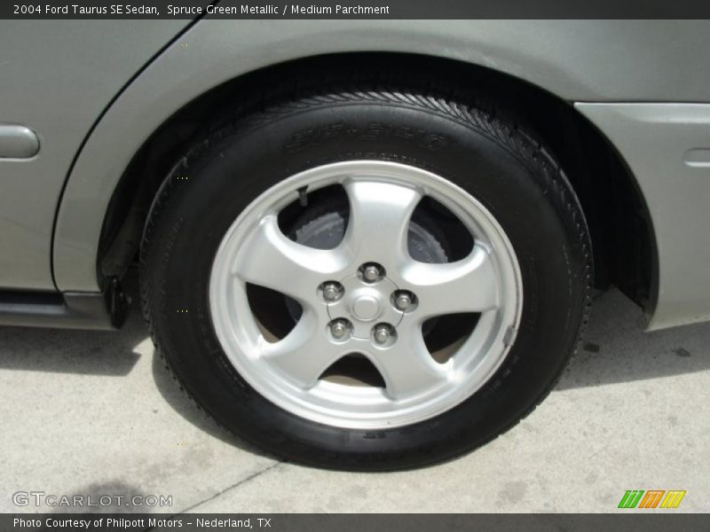  2004 Taurus SE Sedan Wheel