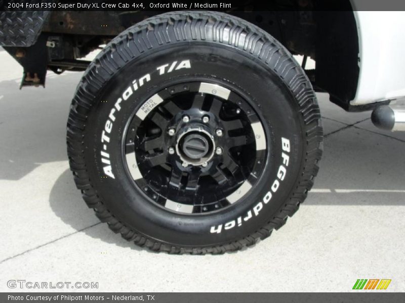 Custom Wheels of 2004 F350 Super Duty XL Crew Cab 4x4