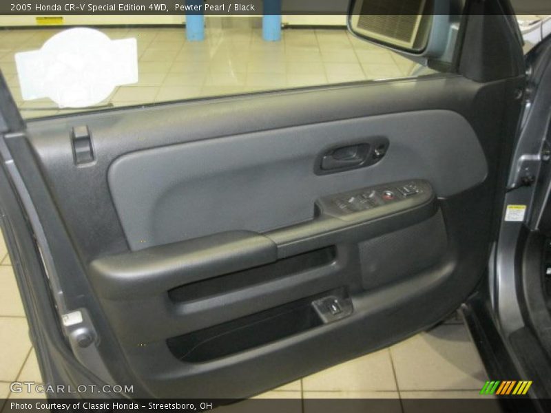 Pewter Pearl / Black 2005 Honda CR-V Special Edition 4WD