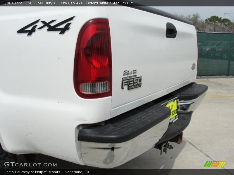Oxford White / Medium Flint 2004 Ford F350 Super Duty XL Crew Cab 4x4