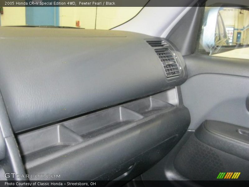 Pewter Pearl / Black 2005 Honda CR-V Special Edition 4WD